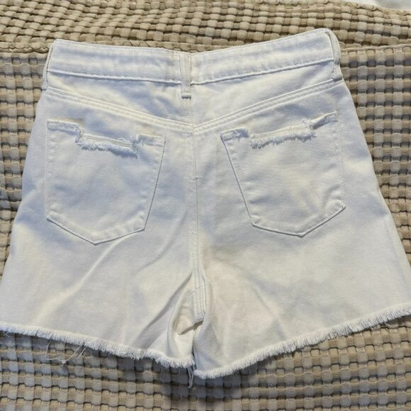 BP High-Rise Distressed White Jean Shorts - Picture 4 of 6